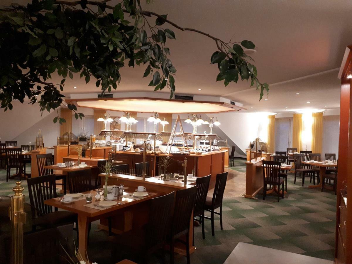 לייר Hotel Ostfriesen Hof מראה חיצוני תמונה